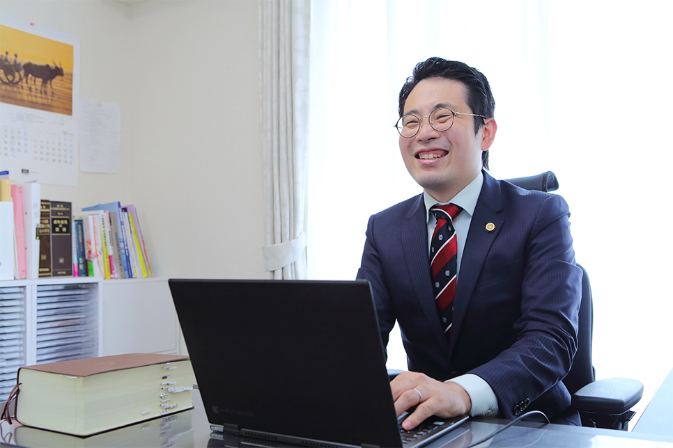 代表弁護士 杉島 健文